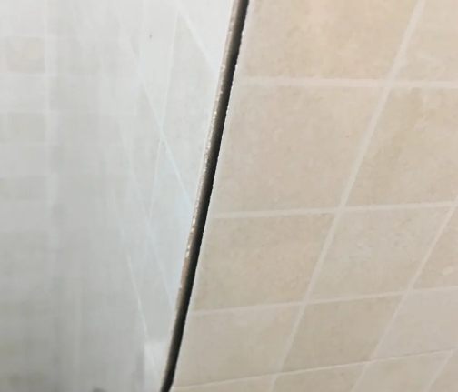 通榆瓷砖空鼓维修公司分享阳台瓷砖脱落的修复过程可以分为以下几个步骤